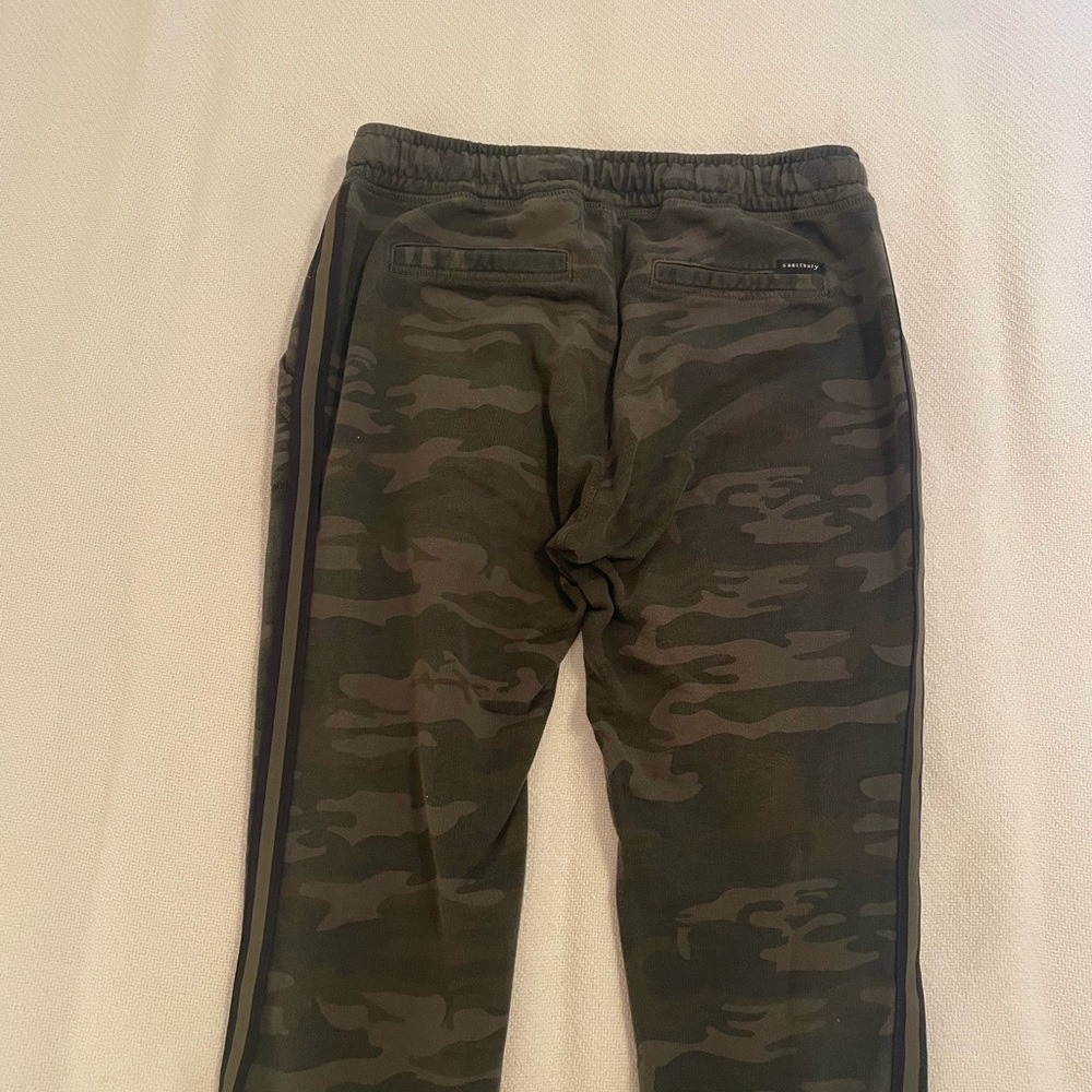 Sanctuary Camo Joggers in Green and Black